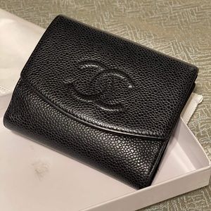 Chanel compact wallet